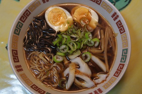 食いしん坊主軒の醤油ラーメン