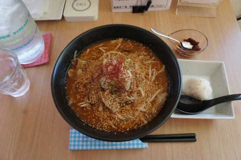 隠れラーメン! 十勝ベーグルさんのホルモンラーメン