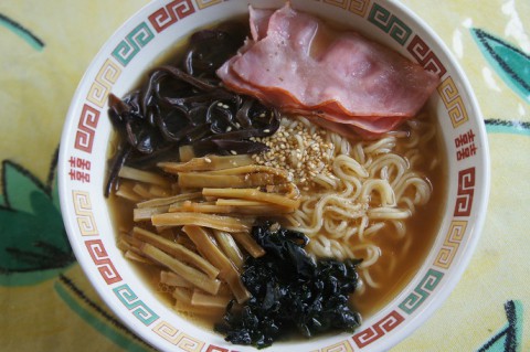 食いしん坊主軒の醤油ラーメン