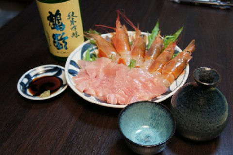 ビンチョウマグロを鶴齢で~♪