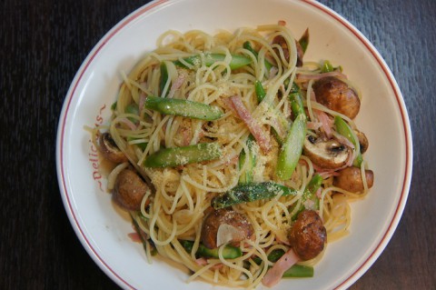 食いしん坊主亭のアスパラ&きのこパスタ