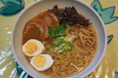 菊水・らーめん てつやのとんこつ正油