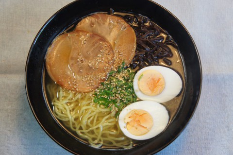 食いしん坊主軒の塩ラーメン