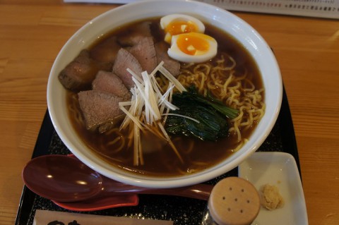 初ラー~♪ レイ・ソーレさんのローストビーフラーメン