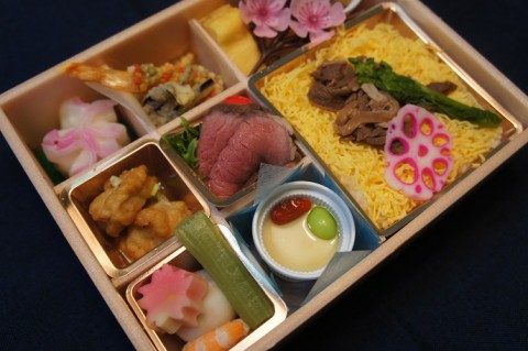 春ですね～♪ 旬彩お届け弁当 けやき～欅～