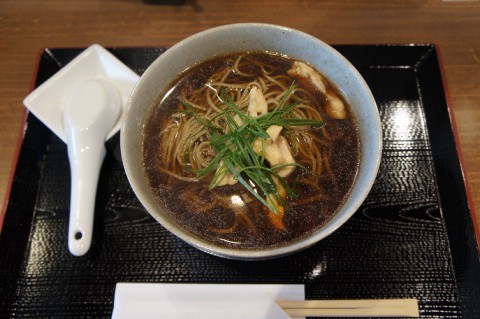 新得町・蕎麦 十箱さんのかしわそば