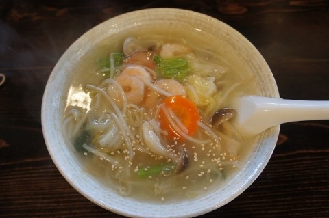 地粉麺皮房　小麦の木さんの海老と野菜の塩ラーメン