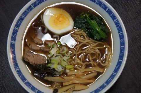 食いしん坊主軒の醤油ラーメン