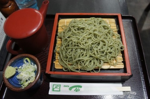 一ぷくさんと経営統合!? そば処一休さんのよもぎ(もり)蕎麦