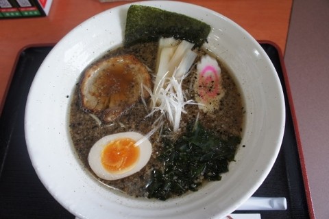 音更町・めん吉音更木野店さんの黒ごま醤油ラーメン