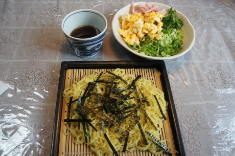 食いしん坊主軒のざるラーメン～♪