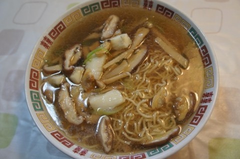 鳥取倉吉・牛骨ラーメン(醤油)