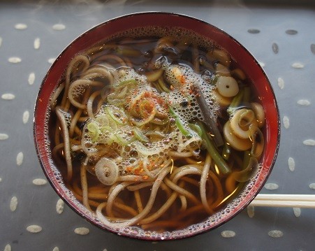 山形県鶴岡市・早磯そば屋さんの山菜そば