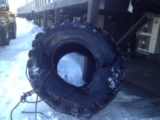 プロペラにタイヤが…