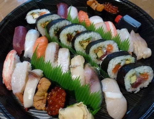 鮨処 八洲 (やしま)の寿司