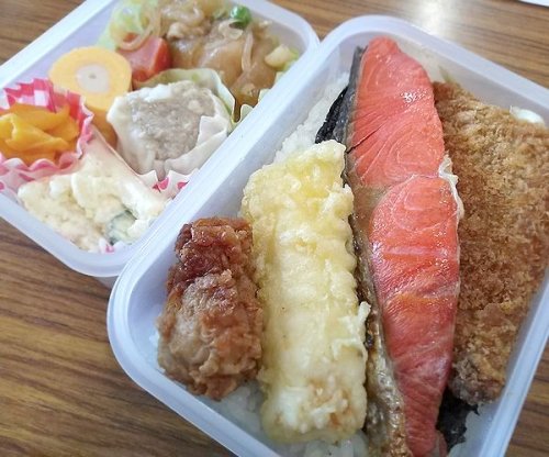 男の手弁当。