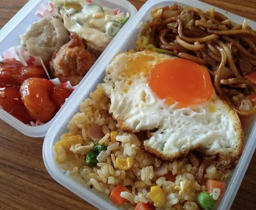 男の手弁当。