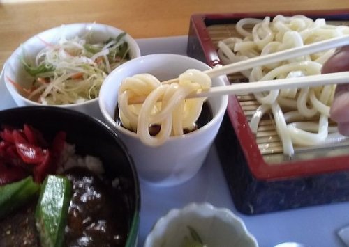 うどんとミニ丼セット/めしｃａｆｅピグレット
