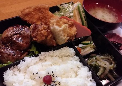 Ｍｉｘ定食/めしｃａｆｅピグレット
