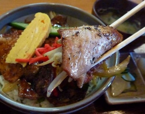 黒胡椒丼/めしｃａｆｅピグレット
