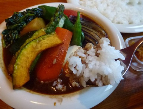 夏季限定 チキンと夏野菜スペシャル (スリランカ風)/カレーリーフ