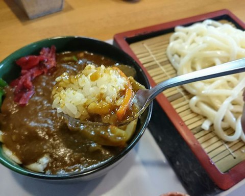 ざるうどんとミニ野菜カレーセット/めしcafeピグレット