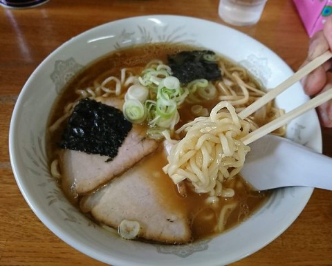 しょうゆラーメン/ラーメンワンタン　衆来