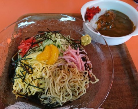 冷やしラーメンと小さいカレー/ラーメン・カレー　久平