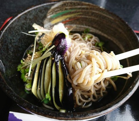 茄子の冷かけ蕎麦/レストラン　四季の恵