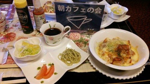 明日１２日水曜日は、帯広朝カフェの会で～す♪