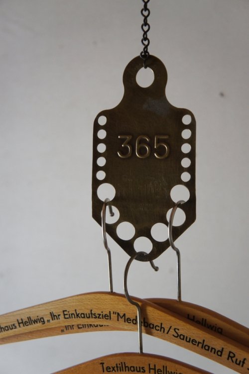 １９２０年　USA 真鍮製ナンバー入りプレート　のご紹介