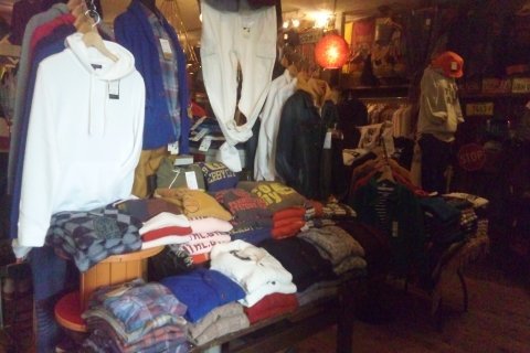 続々追加でボリューミーな店内