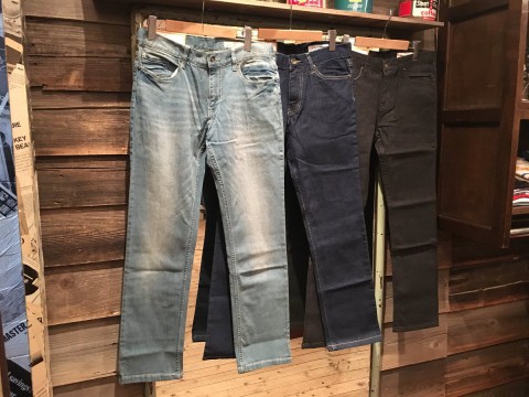 スリムフィットストレッチデニムパンツ入荷!!