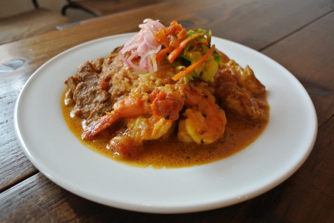 週末は魚(イナダ)カレーです。