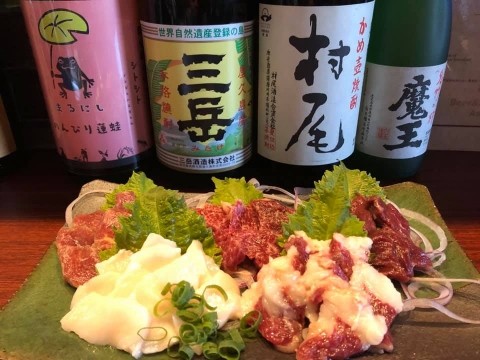 【昼酒　夜酒】桜の季節に桜肉　部位が色々　馬刺しが人気です