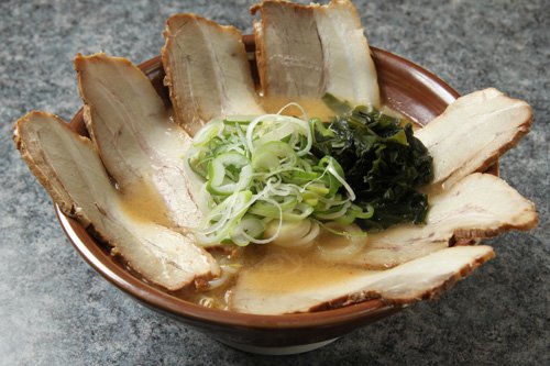 寳龍 大通店 チャーシューメン(味噌・塩・醤油) 800円
