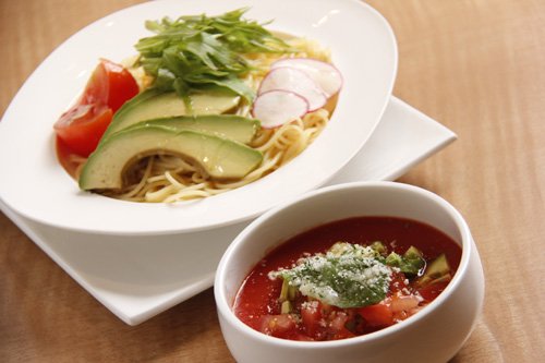レストラン Tanto Tanto トマトとアボガドの冷製つけ麺パスタ 1,200円