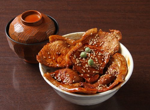 レストランひまわり ひまわり豚丼(味噌汁付) 790円