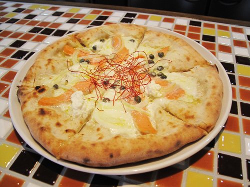 ピッツァとパンの店 めむろ窯　サルモーネ・アッフミカート1,000円