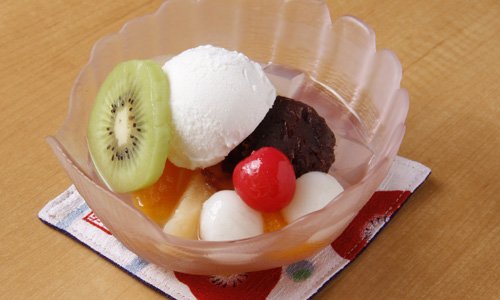 和カフェHANA フルーツクリームあんみつ 600円