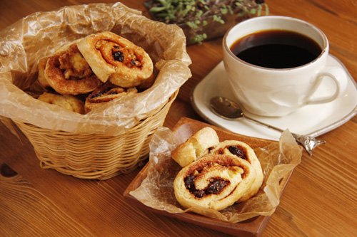 CAFE ilio kope シナモンとくるみのロールタルト150円