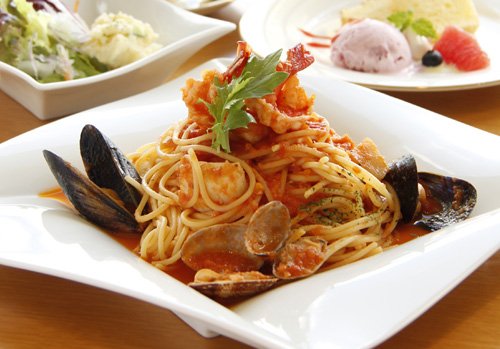 ランチ&カフェ えんじゅ パスタセット(ペスカトーレ)980円