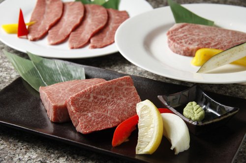 味覚園 熟成黒毛和牛各種 680円+税~