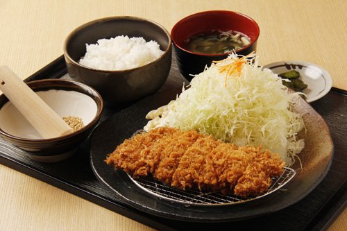 十勝豚肉工房ゆうたく ろーすかつ定食 900円