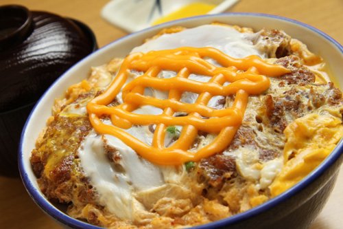 とんかつの店 とんげん チーズチキン丼(味噌汁・漬物付き)1,000円