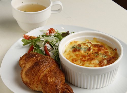 CAFE BLANC エビとニョッキのグラタンセット 990円(11月限定)