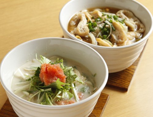 cafe chouchou 鶏とごぼうの味噌煮込みうどん・ 明太のクリームうどん