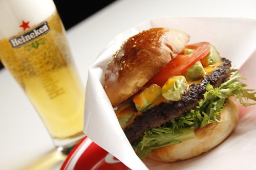 Hill Billy アボカド&チーズバーガー R950円、L1,450円