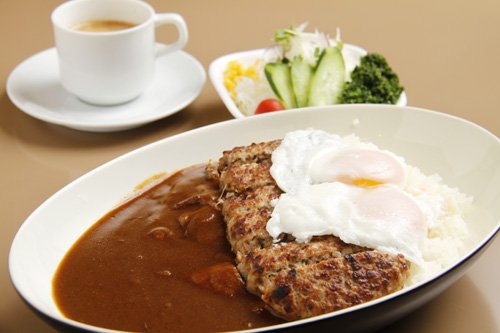 カレーShop ジャングル1 ビッグバーグエッグカレー 880円