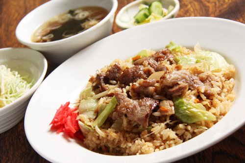 点心坊 ラム肉焼飯 850円
